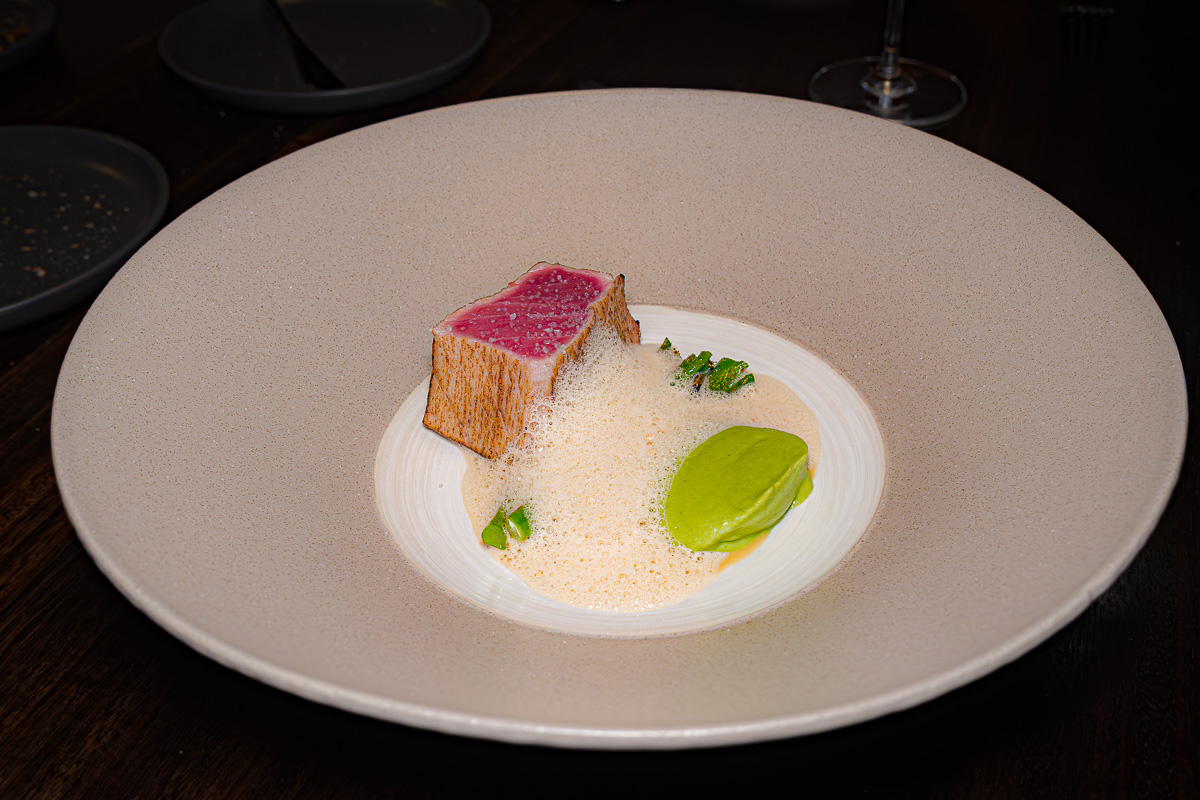 Tuna, beurre blanc and bimi